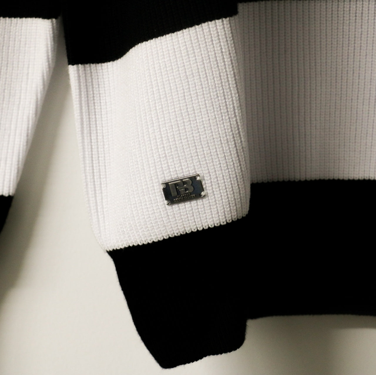 بلوز صوف مخططه